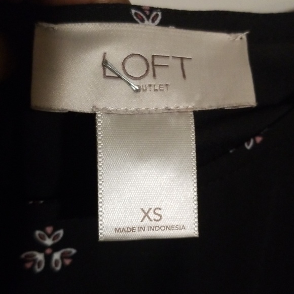 Loft long sleeve bell sleeve patterned blouse - Picture 3 of 5